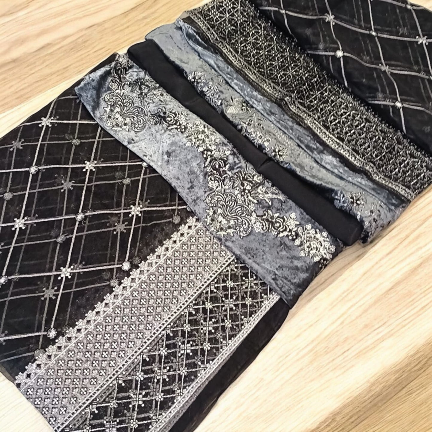 Luxury Un-stitched Saree - SUNNY Embroidery Creations