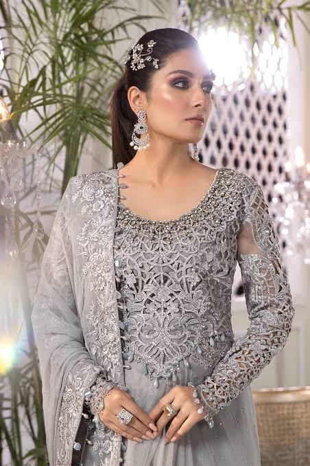 Luxury Un-stitched Saree - SUNNY Embroidery Creations