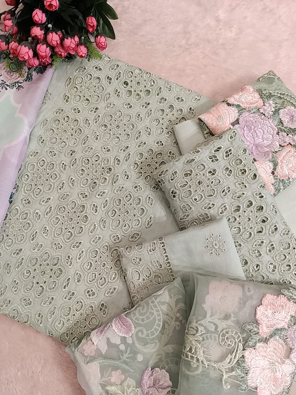 Chikankari Chic