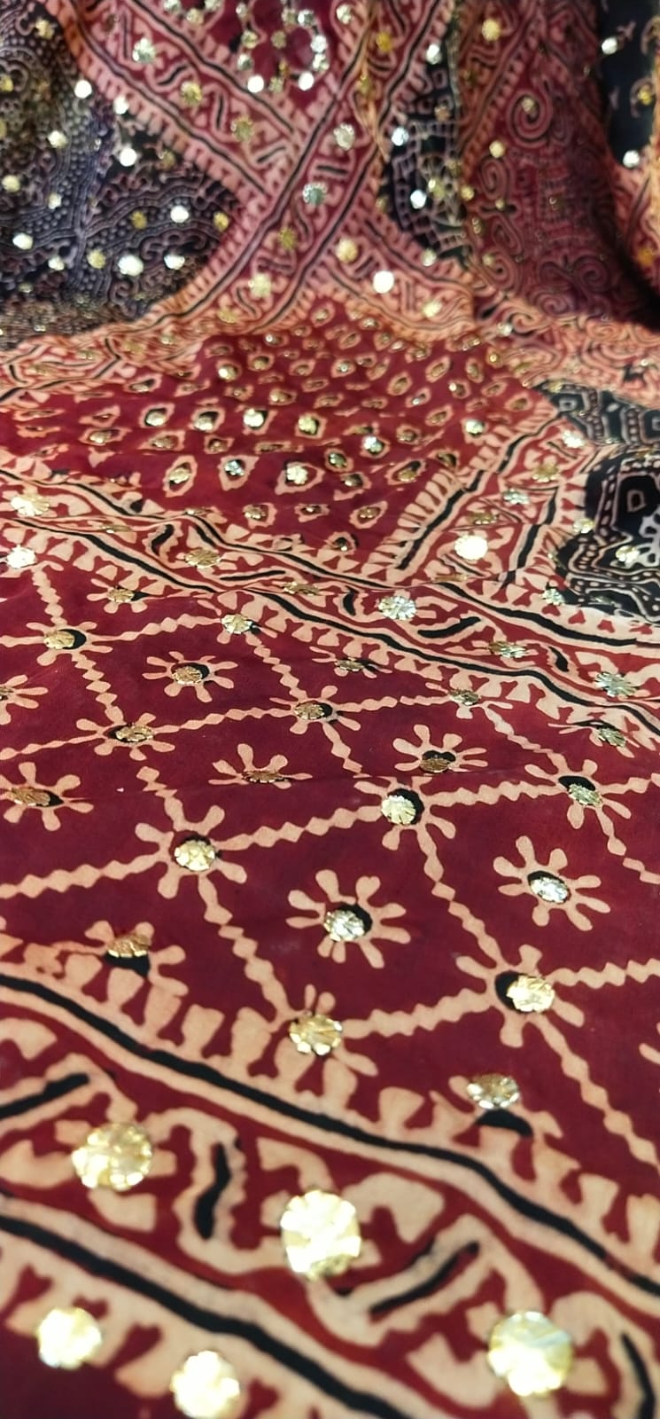 Ajrak Mukesh Kamdani
