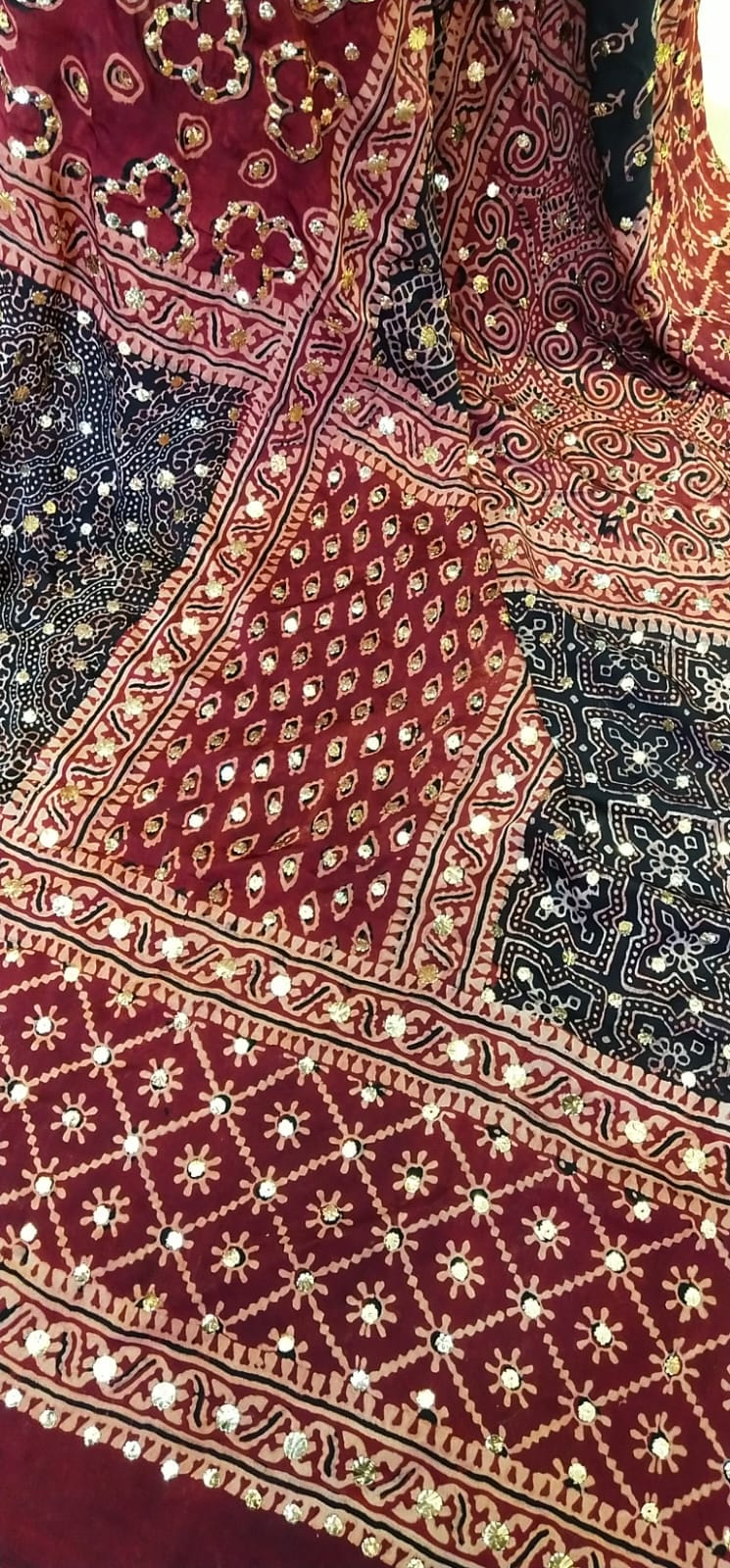 Ajrak Mukesh Kamdani