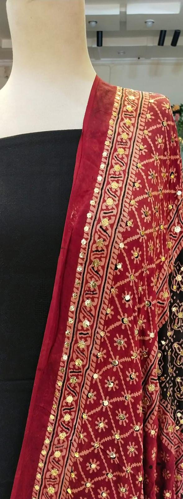 Ajrak Mukesh Kamdani