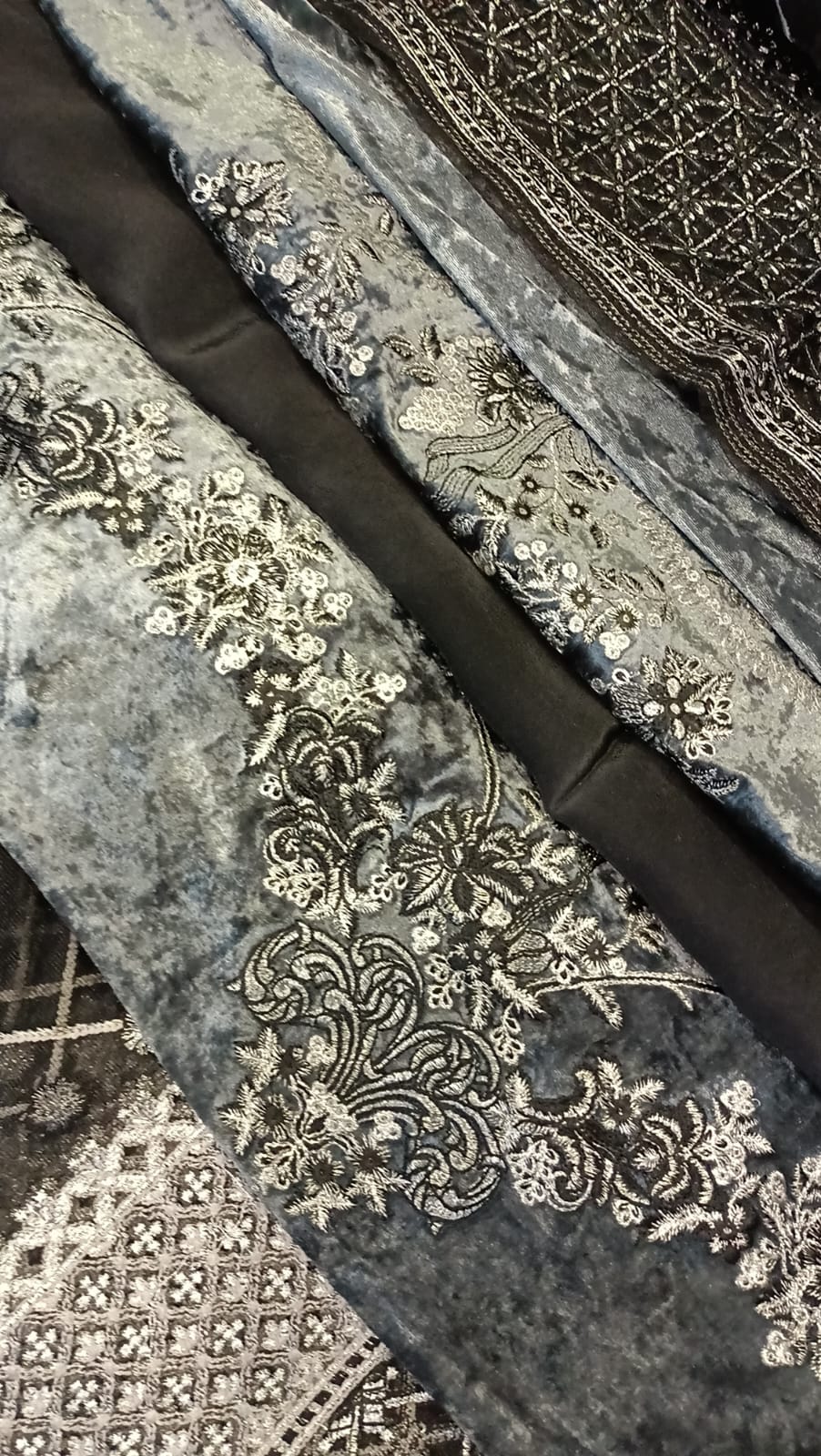 Luxury Un-stitched Saree - SUNNY Embroidery Creations
