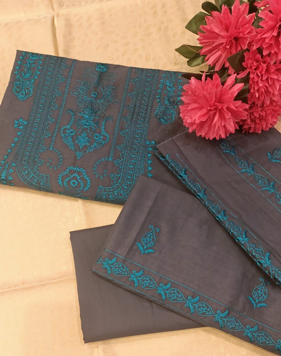 Bareeze lawn embroidery 2 pc un-stitched