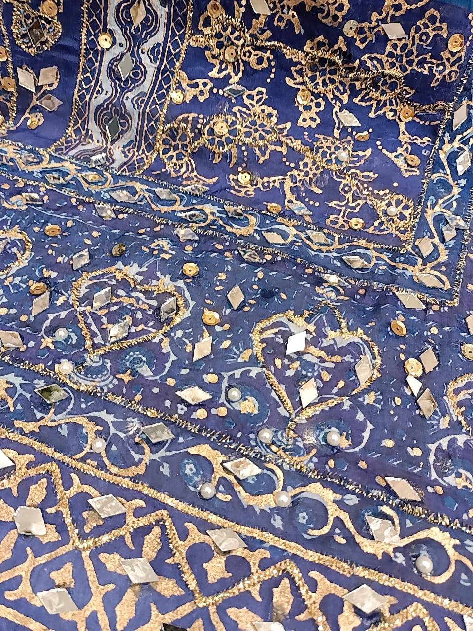 Aaina Embroidered Dupatta - SUNNY Embroidery Creations