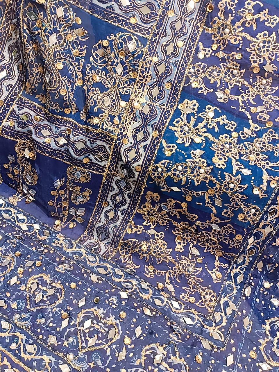 Aaina Embroidered Dupatta - SUNNY Embroidery Creations